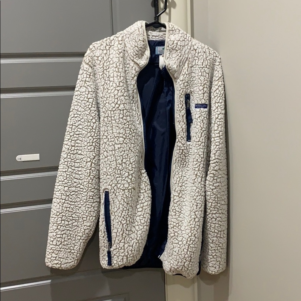Properly tied zip up jacket